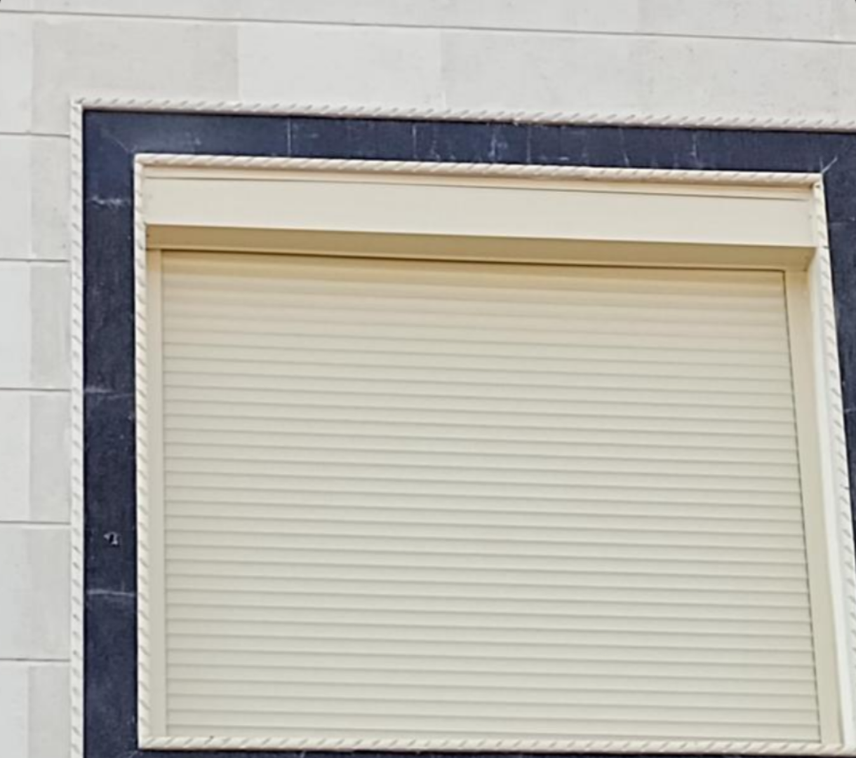 Shater aluminum with remote 